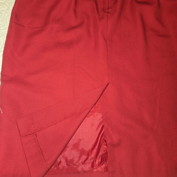 Sag Harbor size 16 Red maxi skirt with back bottom slit #254 - Picture 7 of 8